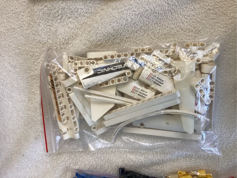 LEGO Technic Superszybka wyścigówka 42039