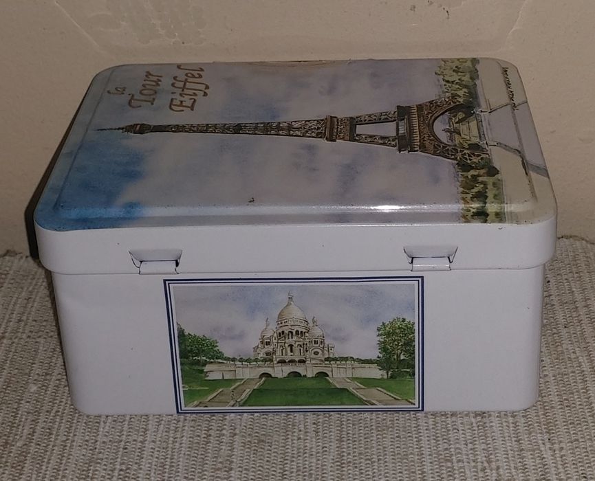 Latas antigas, alguma marcadas. Desde 8€.