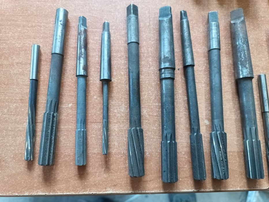 Rozwiertaki maszynowe ręczne  od 8mm 35 H7 HSS 30 szt