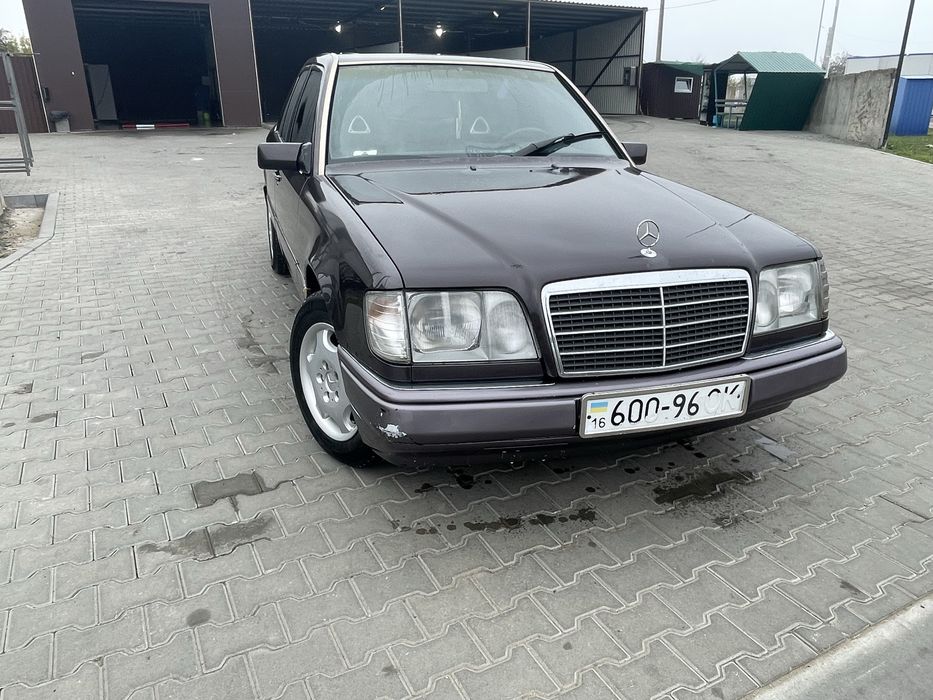 Продам 124 2.0 газ бенз 1993