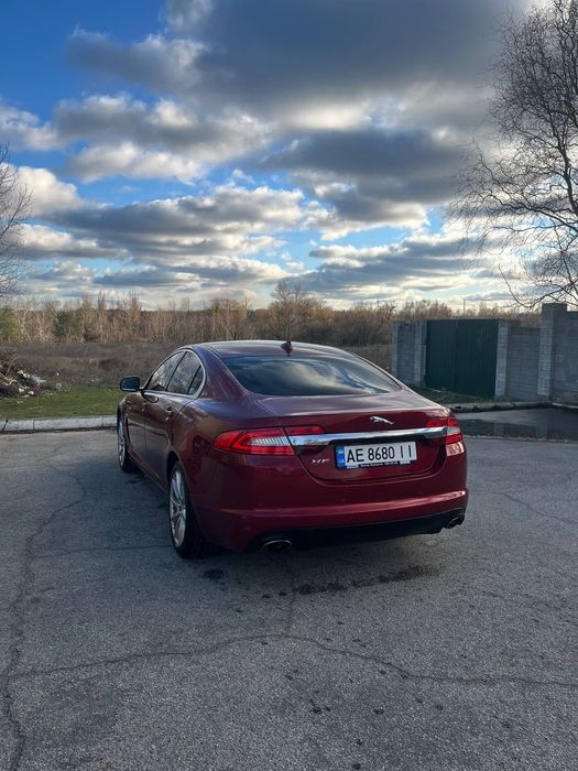 Jaguar xf 2013 2.0 бензин