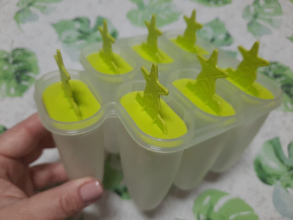 Copos para fazer  gelado