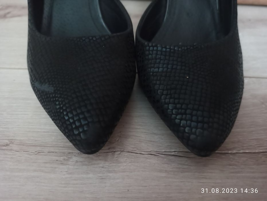 Szpilki czarne zamsz 39