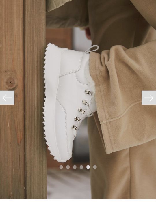 Кроссовки, кеды, ботинки Estro