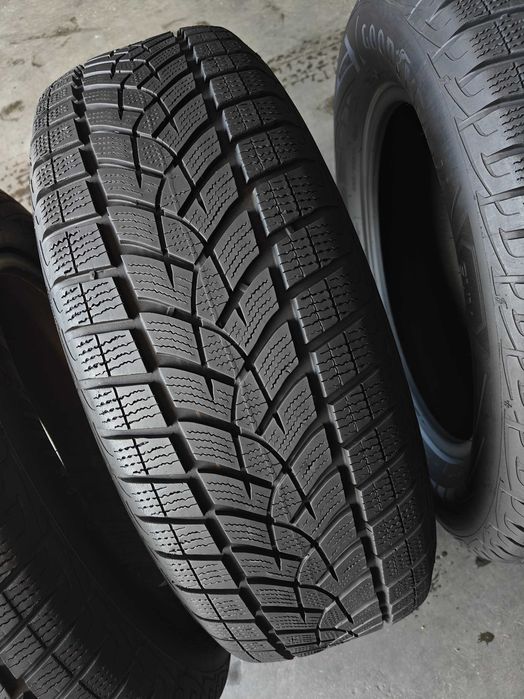 R17 225 65 шини зимові Goodyear Efficient Grip Performance SUV хороший стан Німеччина