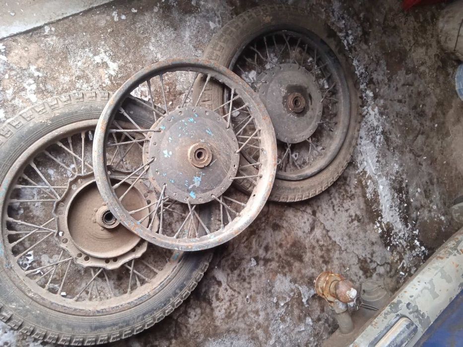 Колеса на днепр 11 и одно на урал