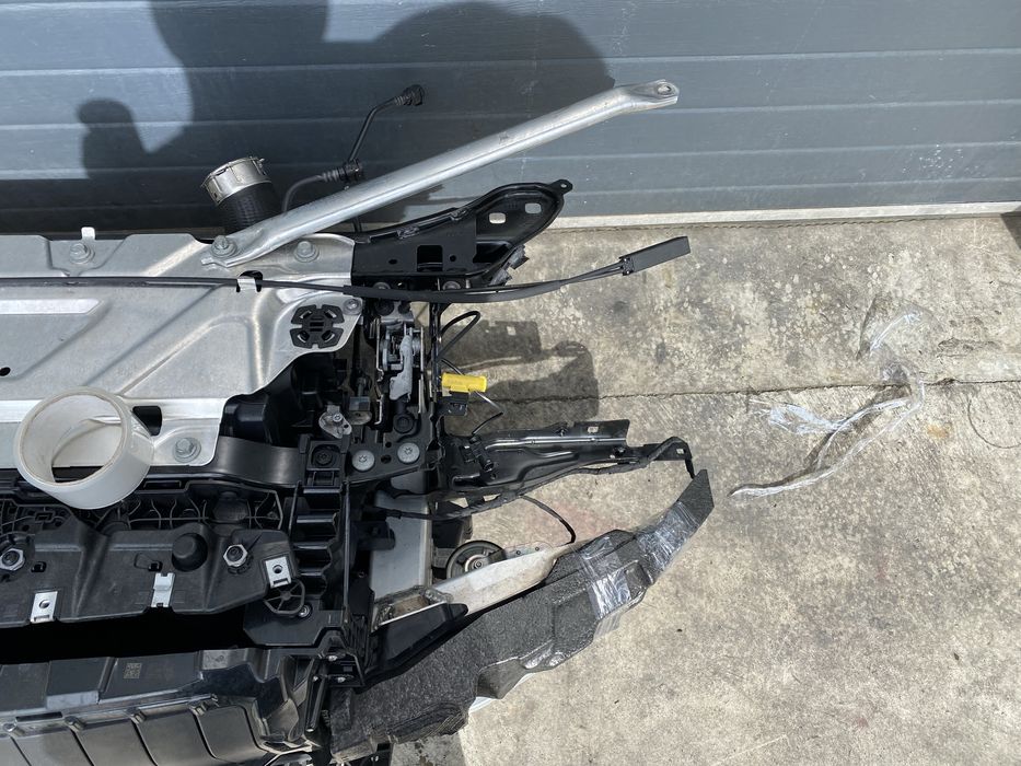 Установлчная панель телевизор комплект BMW G22