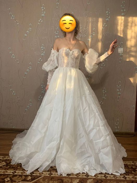 Весільні сукні. Стан нових