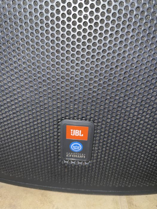 grave sub JBL Prx 518s