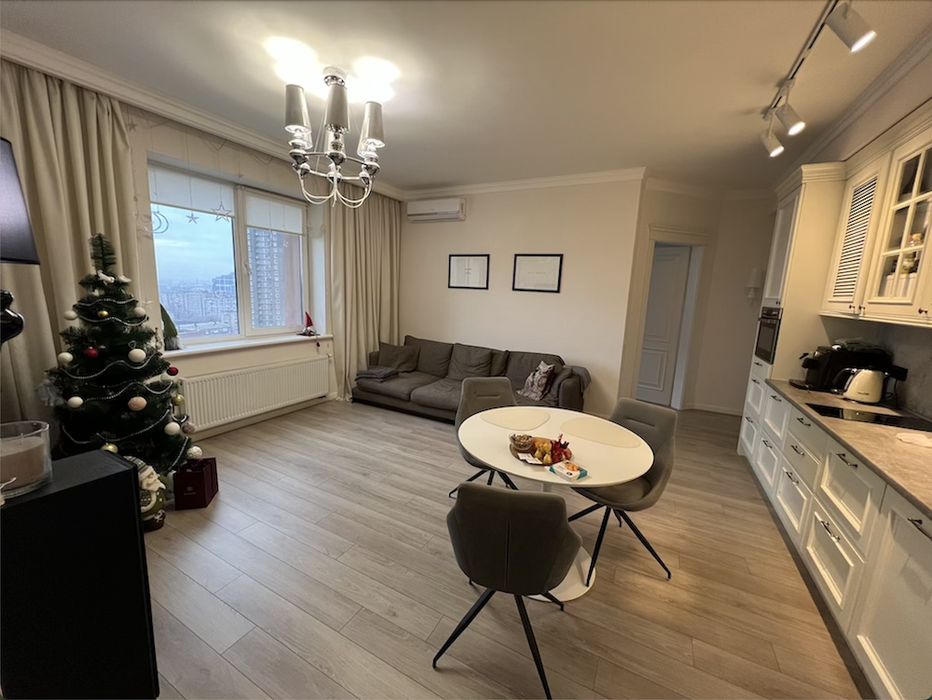 Продам 3-комн квартиру в районе Херсонская ул.