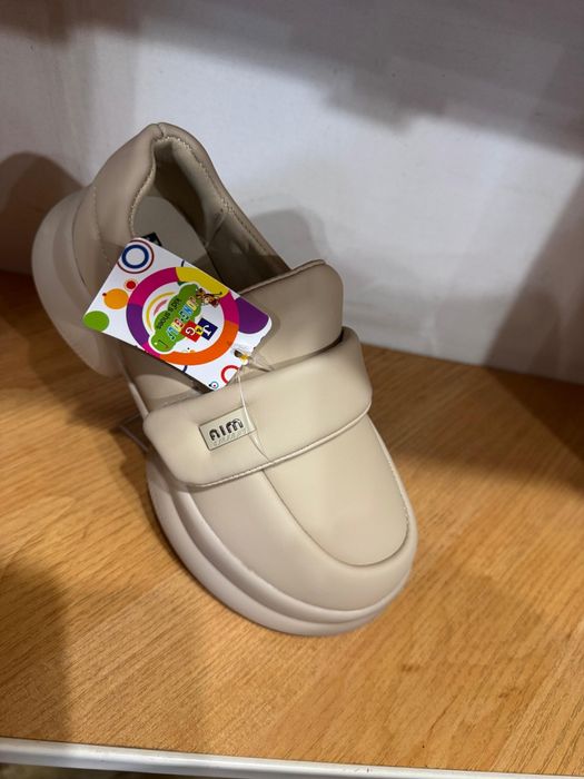 Продам дитяче взуття