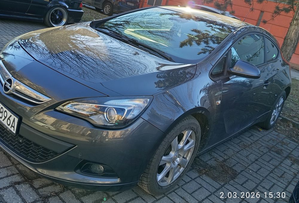 Opel Astra J gtc