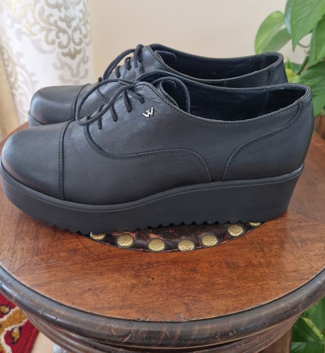 Buty  damskie 37 skórzane półbuty creepersy