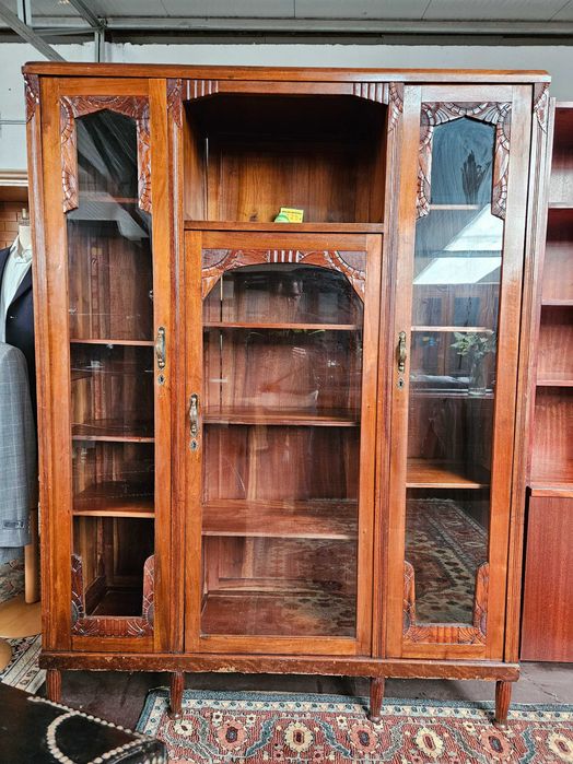 Móvel antigo - Bom estado geral