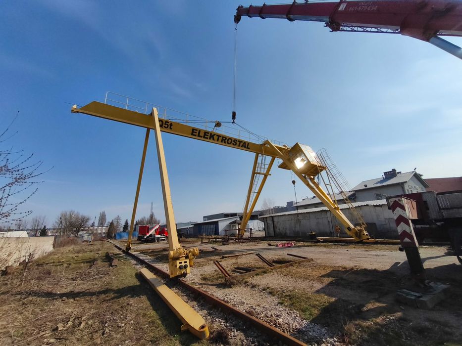 Suwnica bramowa 5 ton  Całość lub na części. Torowisko 75 m