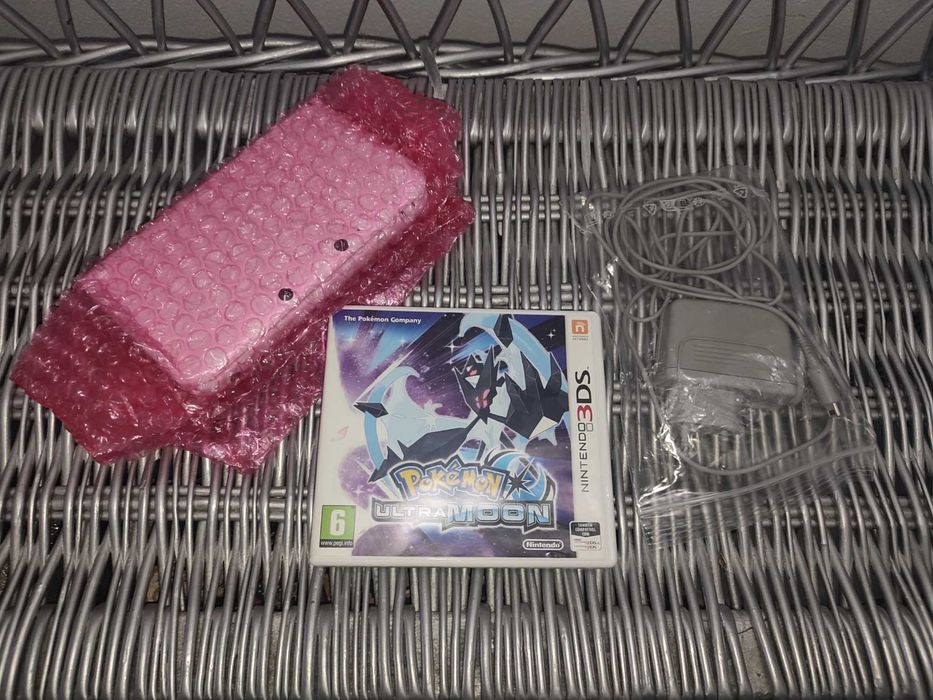 Nintendo 3DS XL + Jogo Pokémon UltraMoon