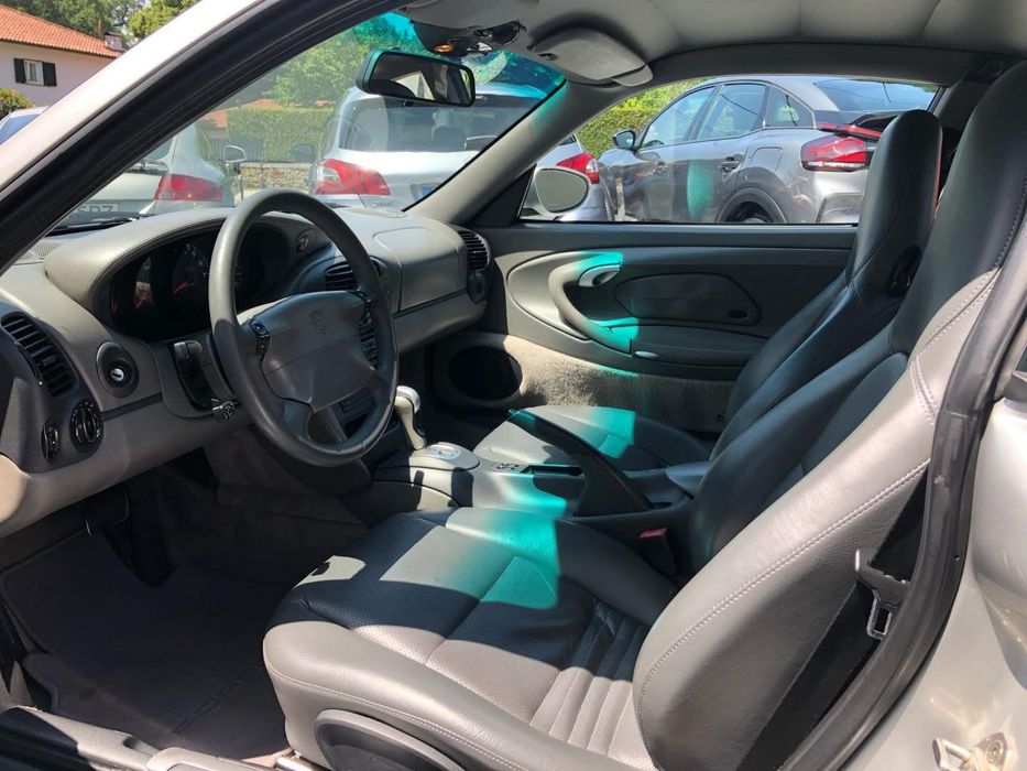 Porsche carrera 4