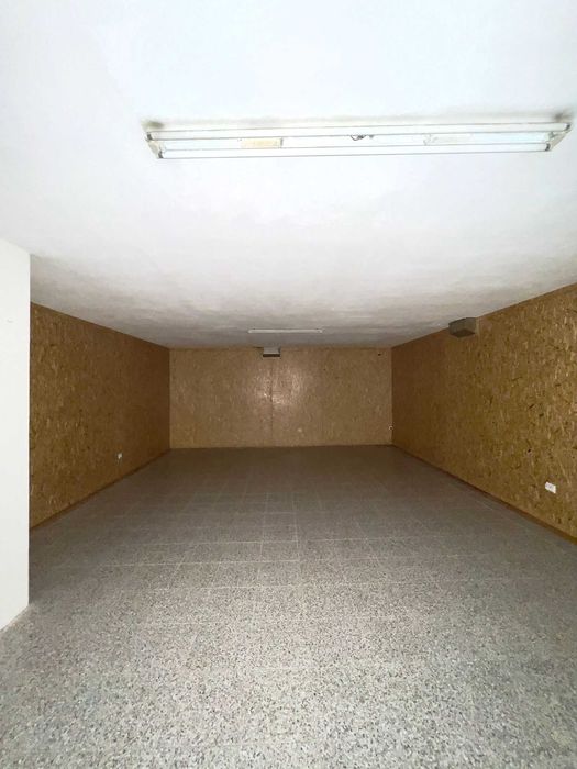 Armazém/Loja/Espaço Comercial em S. João da Madeira (161,7 m2)