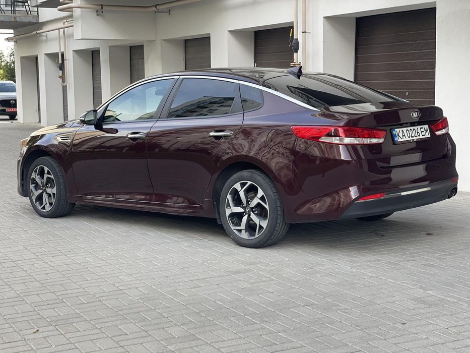 Продам автомобіль KIA optima