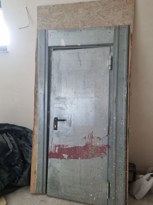 Dzwi budowlane metalalowe