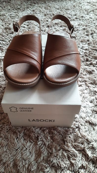 Skórzane sandały Lasocki 39