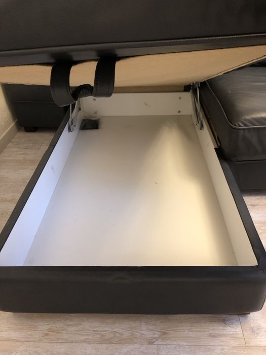 Диван кутовий шкіряний