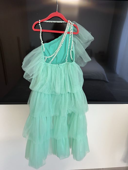 Нарядна сукня з фатіну кольору тіффані для дівчинки 6-7 років
