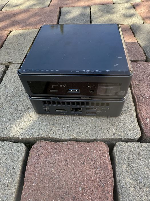 Міні ПК NUC10.