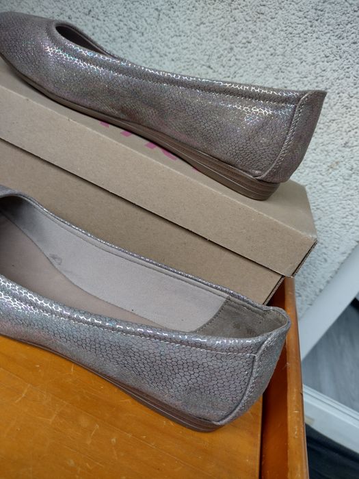 Nowe damskie buty 39