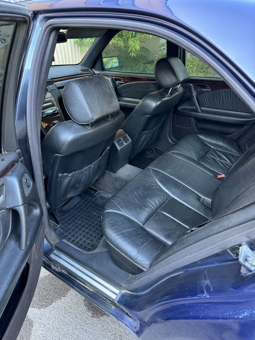 Мерседес E250 w210