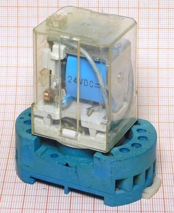 Przekaźnik 24V DC 10A R15 60,13 FINDER z podstawką [0RK]1
