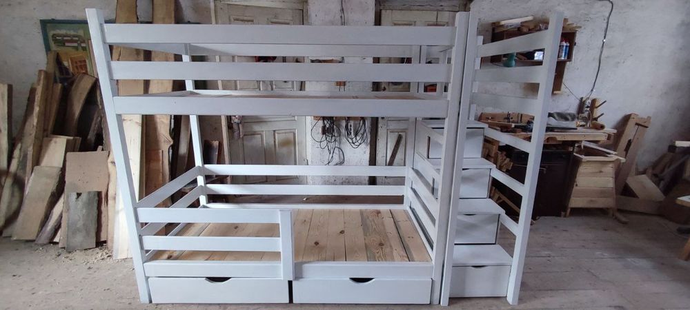 Двухярусне ліжко