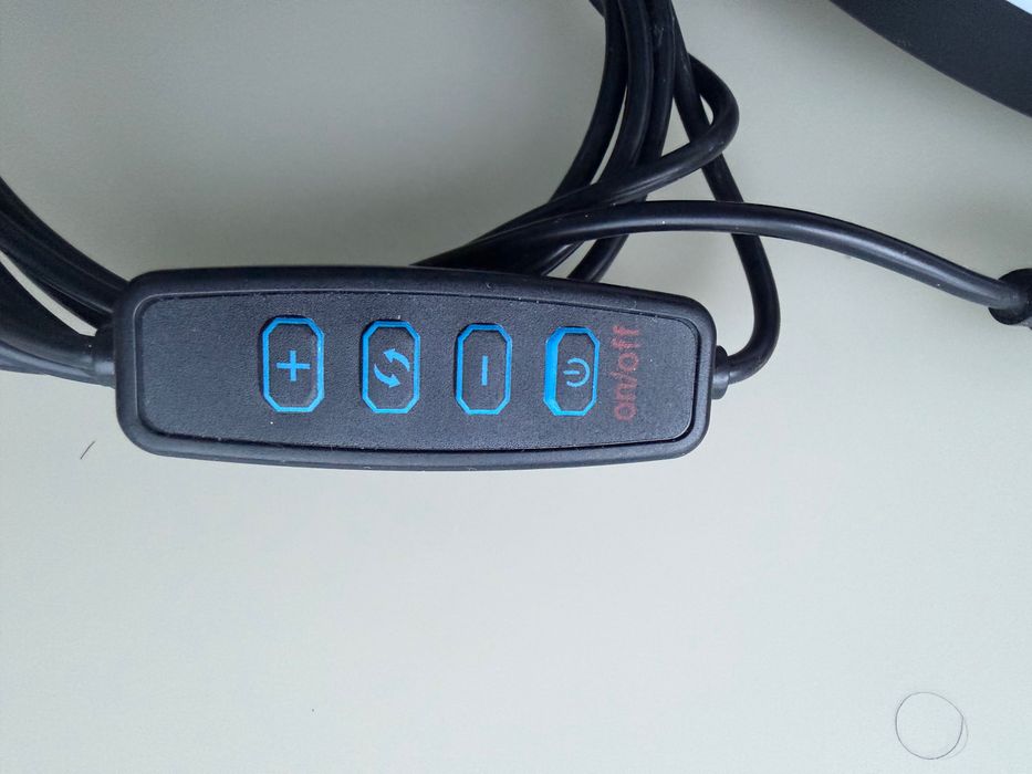 Настільний штатив з LED лампою для телефону.