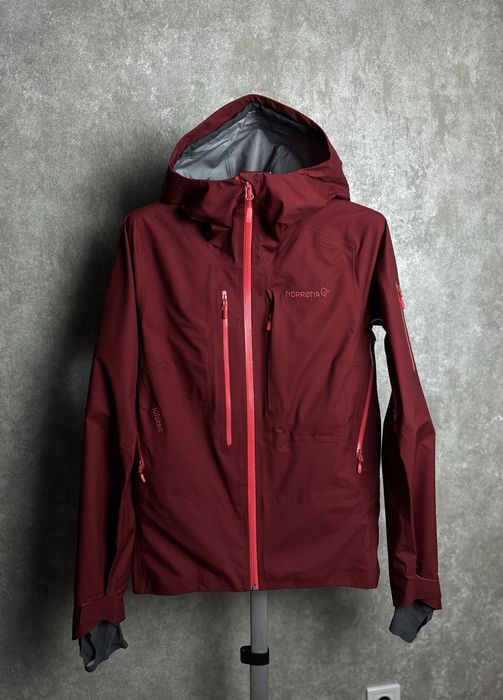 M(size) Трекінгова жіноча куртка Norrona Gore-Tex