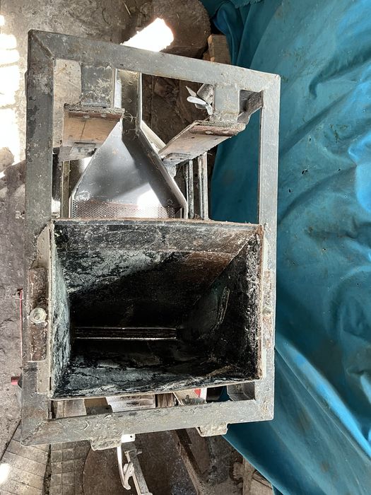 Калібрувальна машина для виготовлення крупи із електродвигуном