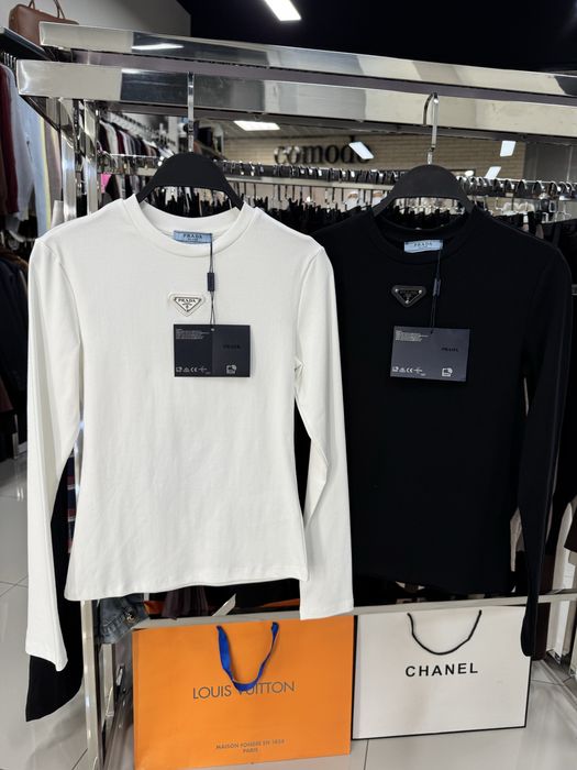 Жіночий брендовий лонгслив