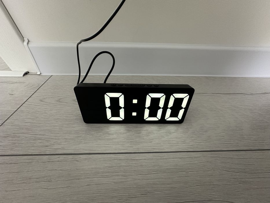 Електронний LED годинник