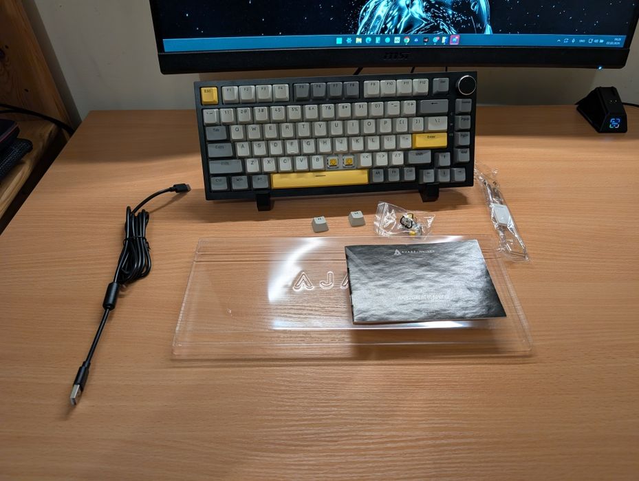 Терміново клавіатура ajazz ak820 нова!