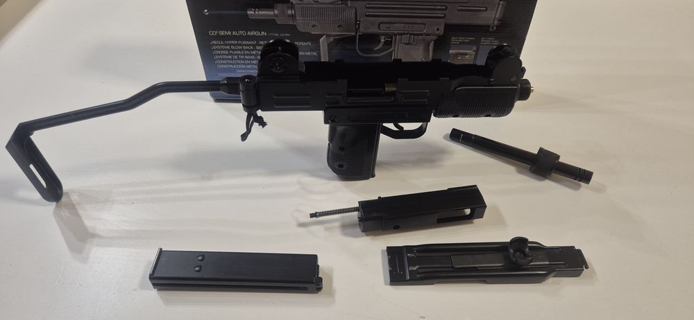 Vendo SMG MINI-UZI IMI CO2 Pressão de Ar