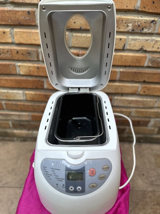 Хлебопечка новая Alesi