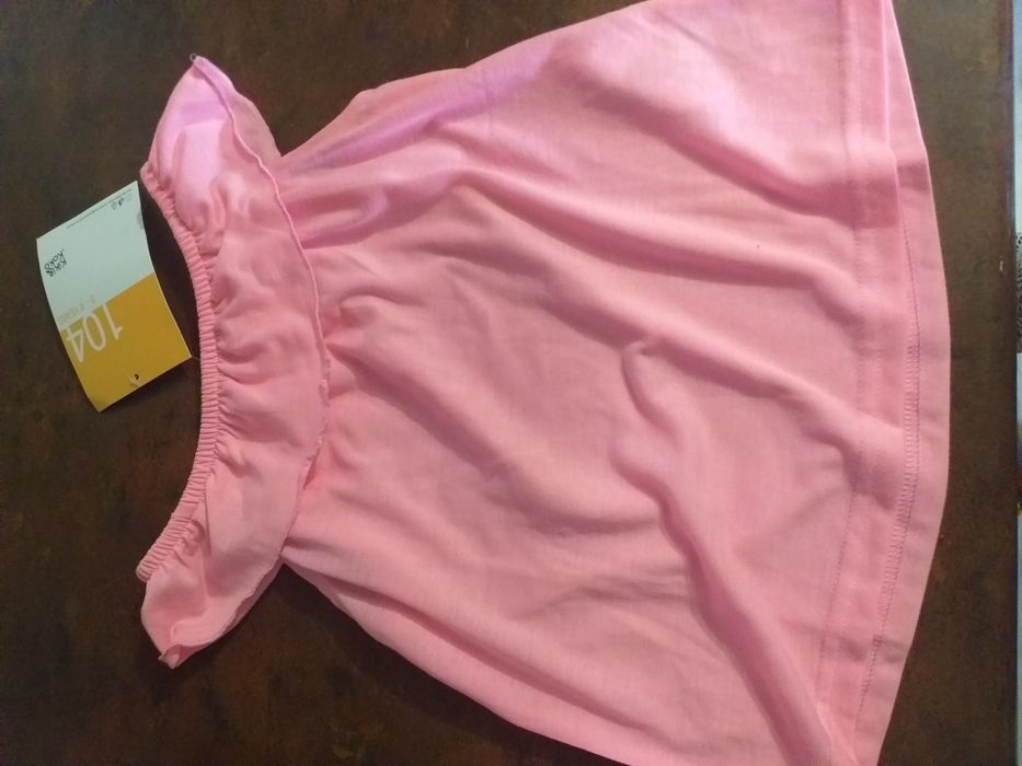 Różowa bluzka falbany