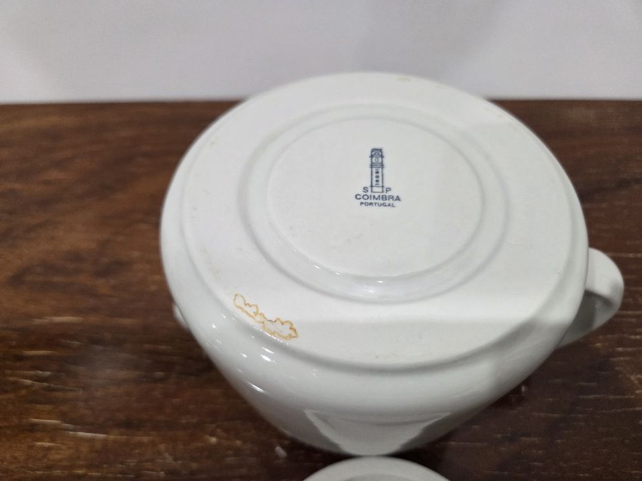 Bule e açucareiro S.P. Coimbra