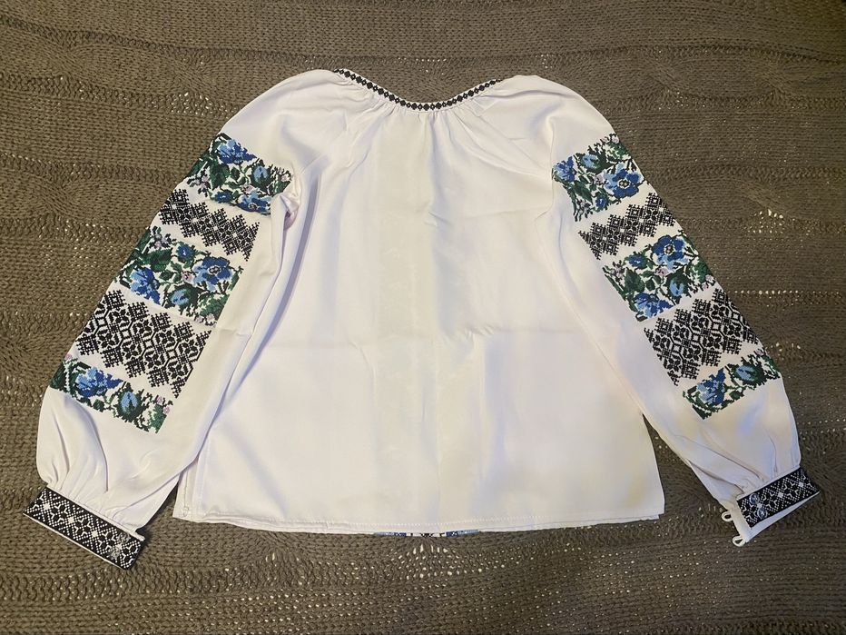 Вишиванка жіноча нова