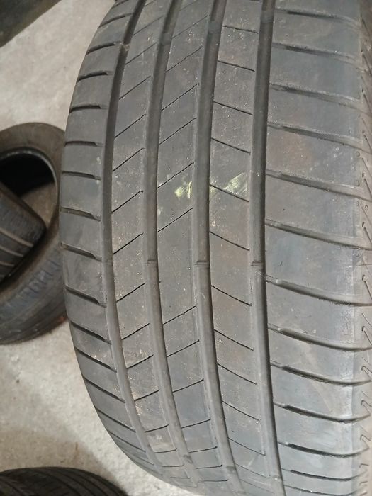 2 Pneus 235/40R19 Bridgestone