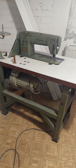 Przemysłowa maszyna do szycia