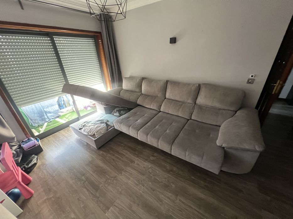 Sofá de 4 lugares com chase long