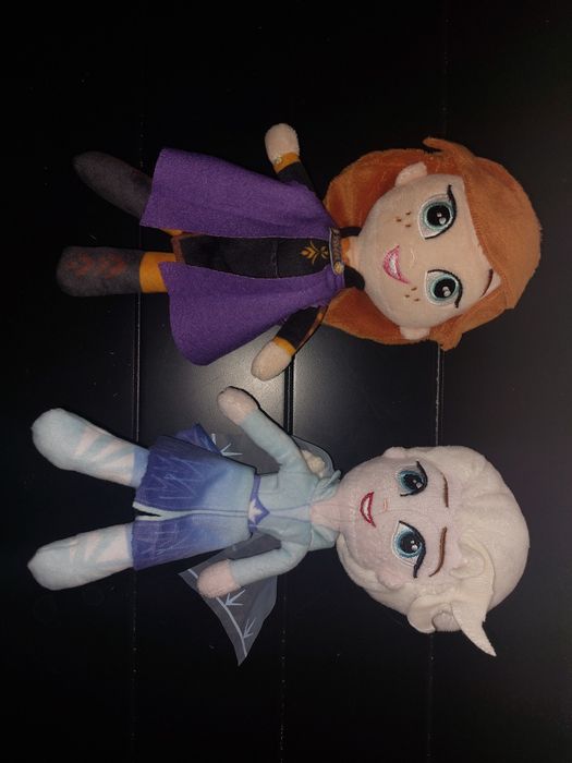 Frozen Anna and Elsa - Official Disney / Famosa