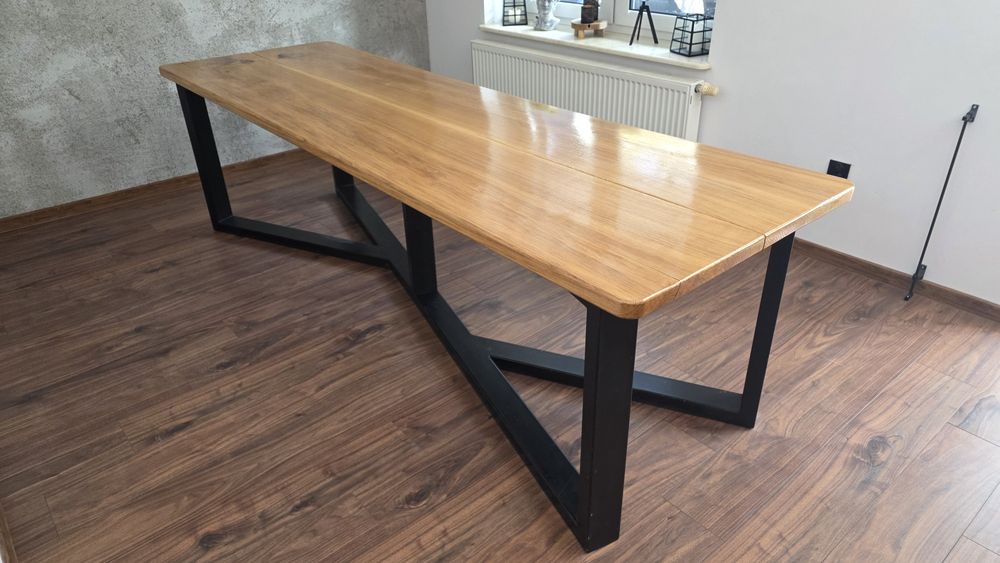 Stół dębowy w stylu loft