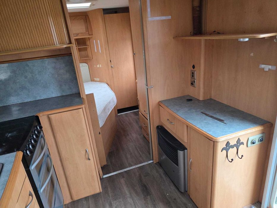 Caravana inglesa Lexon duplo rodado