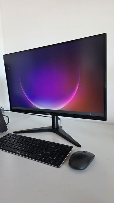 Monitor 22" AOC com cabo HDMI de oferta